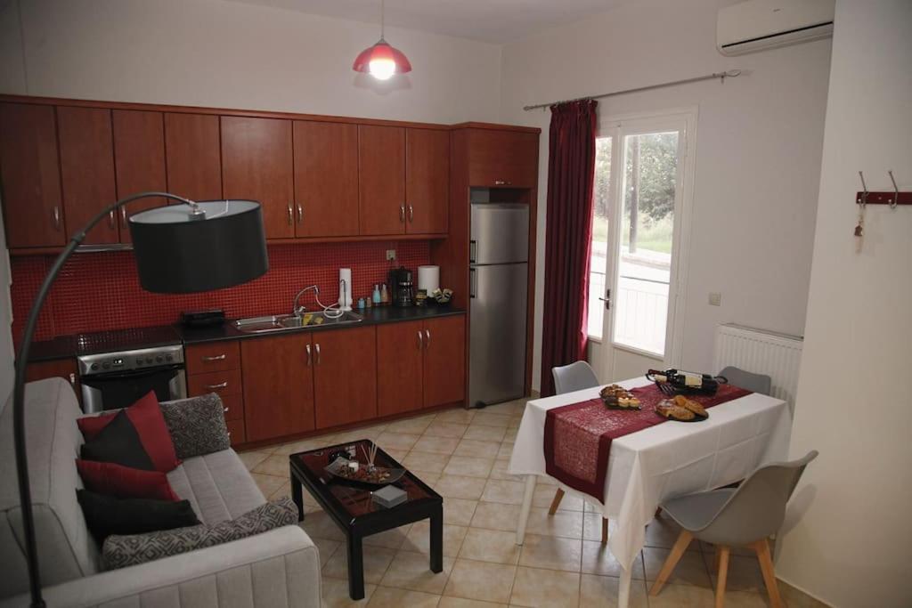 Nk Dreamy Apartment Thebes